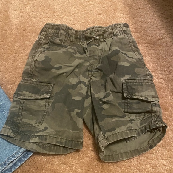 Bundle Gap toddler shorts - Picture 3 of 3
